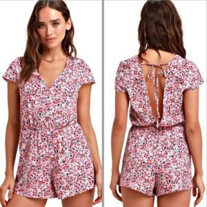 NWT Lulu’s Hottie Dotty floral romper
